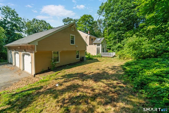 100 Blue Trail, Hamden, CT 06518