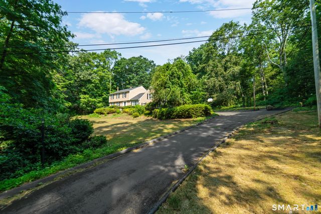 100 Blue Trail, Hamden, CT 06518