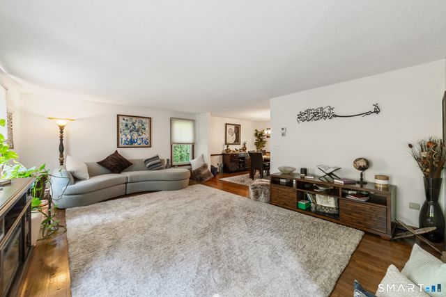 100 Blue Trail, Hamden, CT 06518