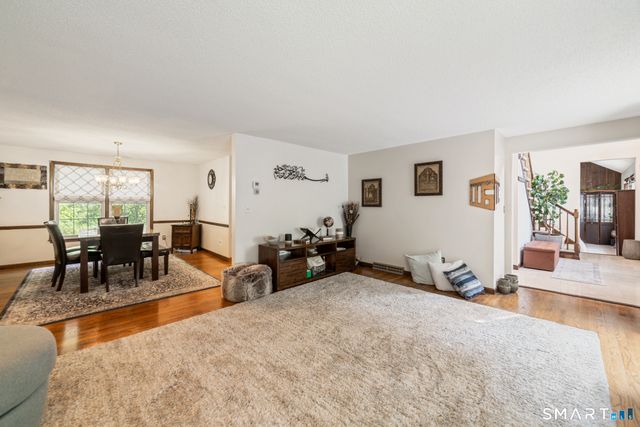 100 Blue Trail, Hamden, CT 06518