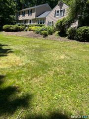 100 Blue Trail, Hamden, CT 06518