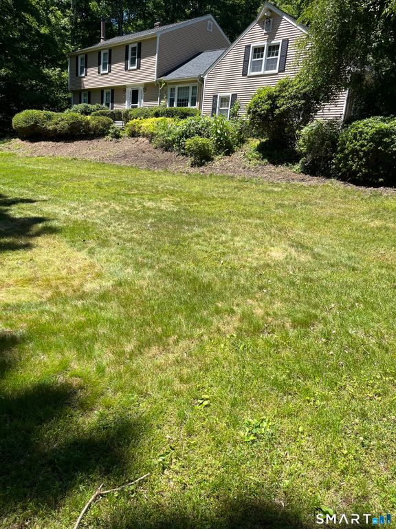 100 Blue Trail, Hamden, CT 06518