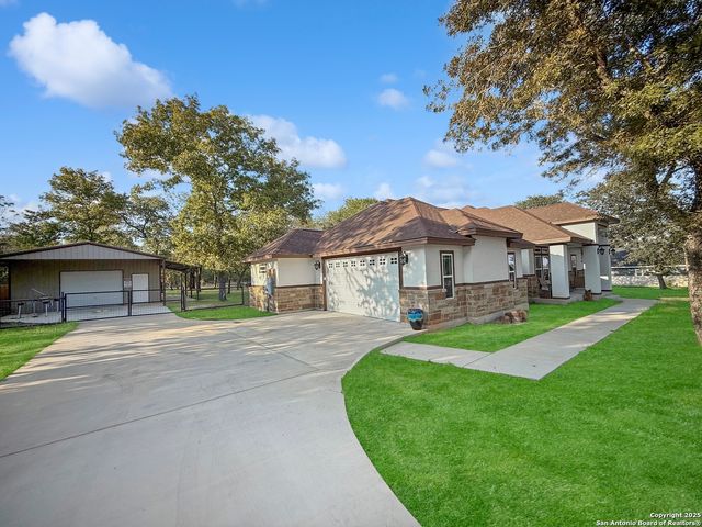 246 Cibolo Way, La Vernia, TX 78121