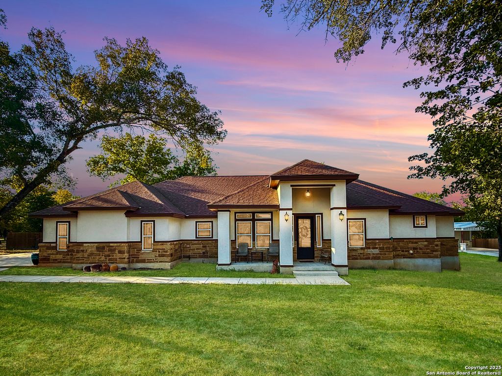 246 Cibolo Way, La Vernia, TX 78121