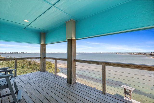 125 Lakeview, Rockport, TX 78382