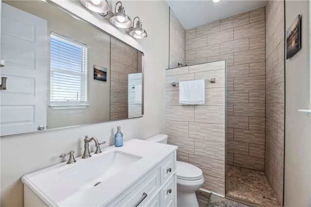 125 Lakeview, Rockport, TX 78382