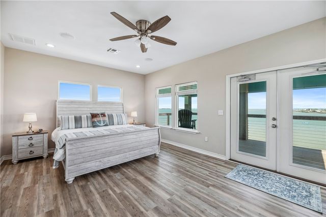 125 Lakeview, Rockport, TX 78382