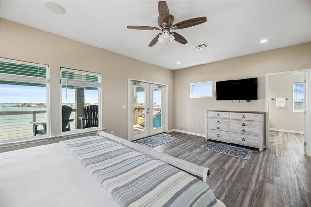 125 Lakeview, Rockport, TX 78382