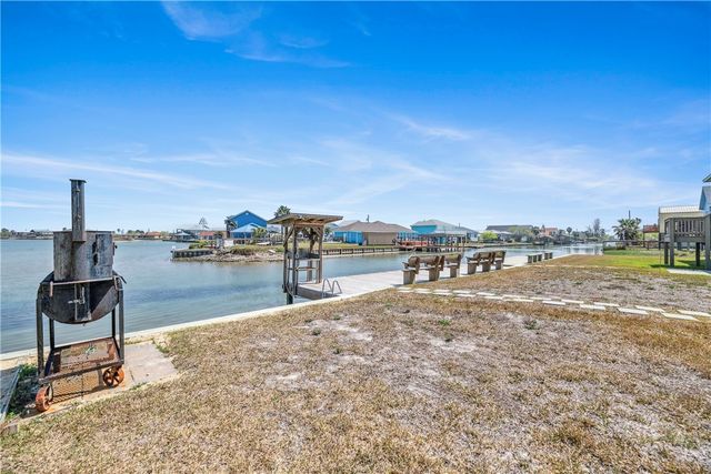 125 Lakeview, Rockport, TX 78382