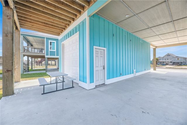 125 Lakeview, Rockport, TX 78382