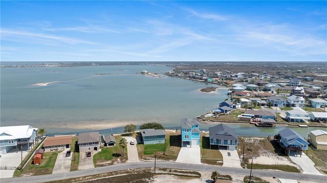 125 Lakeview, Rockport, TX 78382