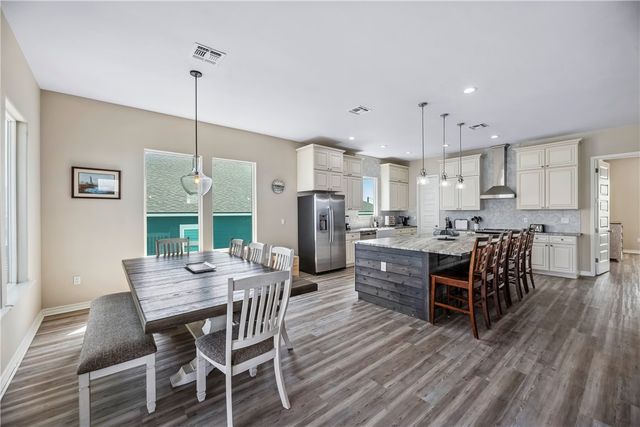 125 Lakeview, Rockport, TX 78382