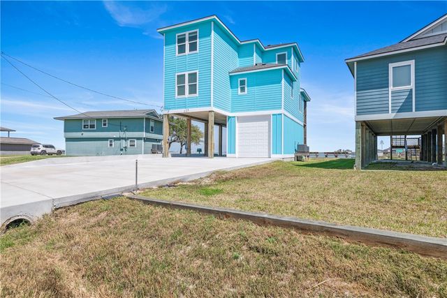 125 Lakeview, Rockport, TX 78382