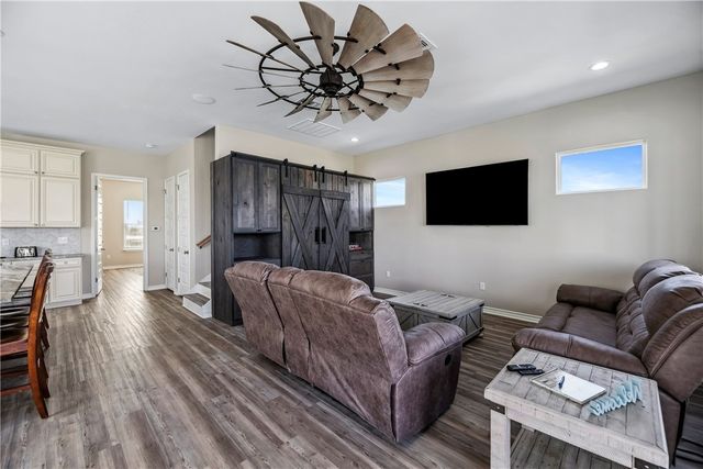 125 Lakeview, Rockport, TX 78382