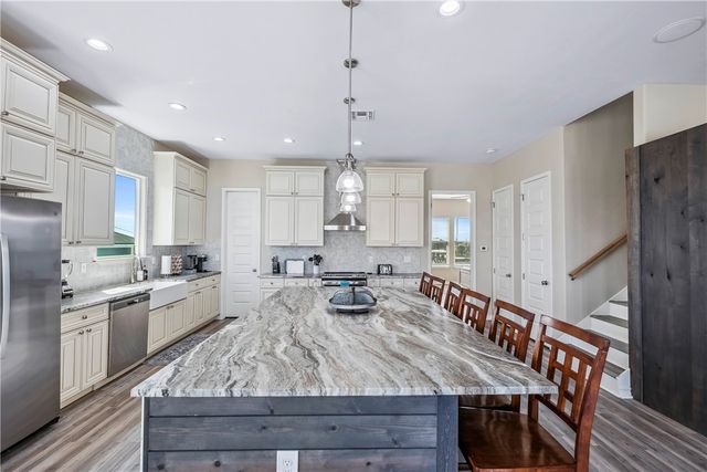 125 Lakeview, Rockport, TX 78382