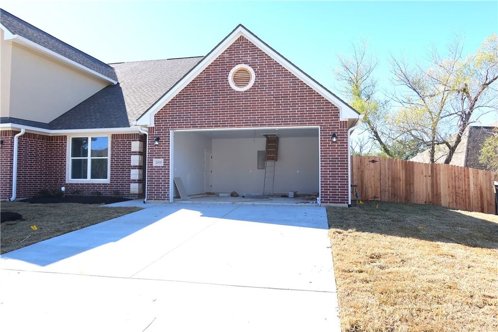 2000 Reagan Court, Bryan, TX 77802