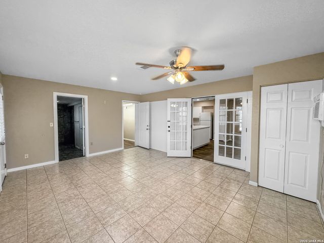 310 Mahota Dr, San Antonio, TX 78227