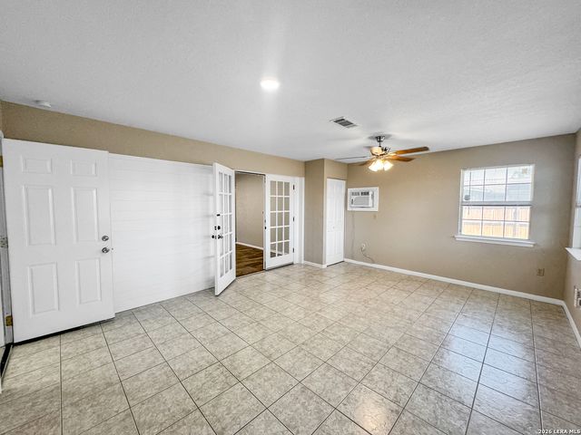 310 Mahota Dr, San Antonio, TX 78227