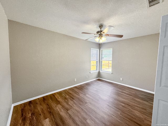 310 Mahota Dr, San Antonio, TX 78227