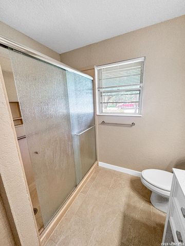 310 Mahota Dr, San Antonio, TX 78227