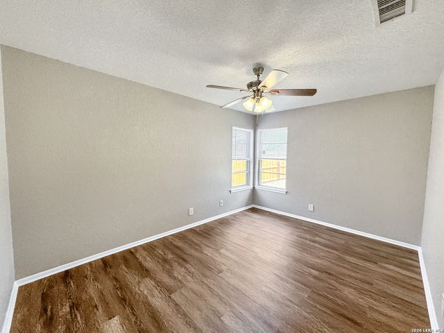 310 Mahota Dr, San Antonio, TX 78227