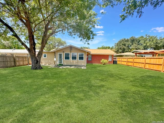 310 Mahota Dr, San Antonio, TX 78227