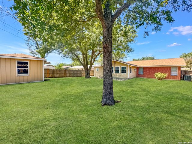310 Mahota Dr, San Antonio, TX 78227