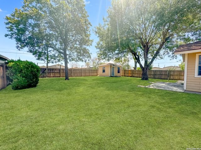 310 Mahota Dr, San Antonio, TX 78227