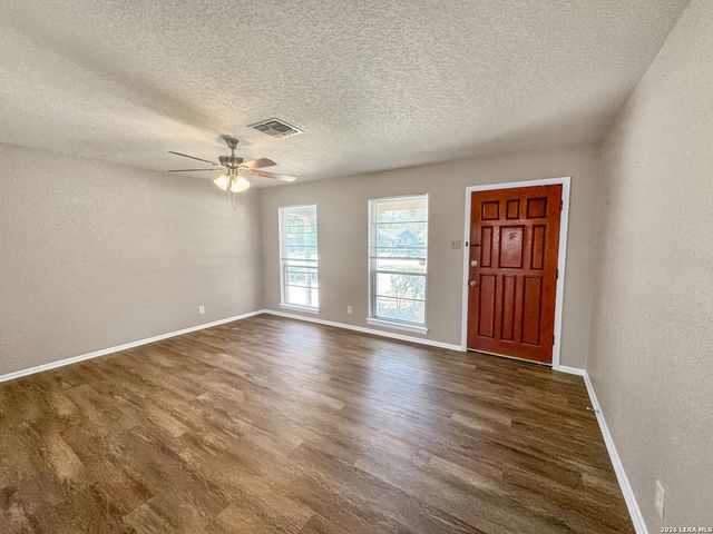 310 Mahota Dr, San Antonio, TX 78227