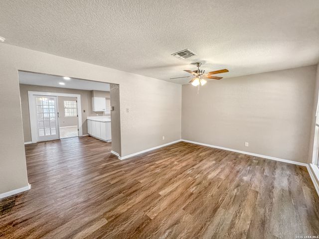 310 Mahota Dr, San Antonio, TX 78227