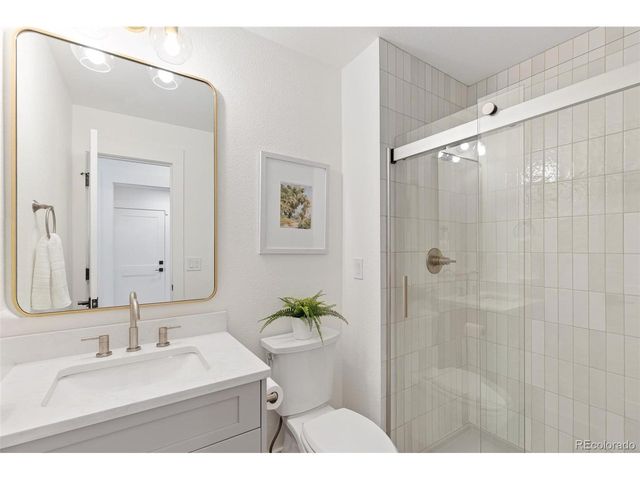 5212 S Geneva St, Englewood, CO 80111