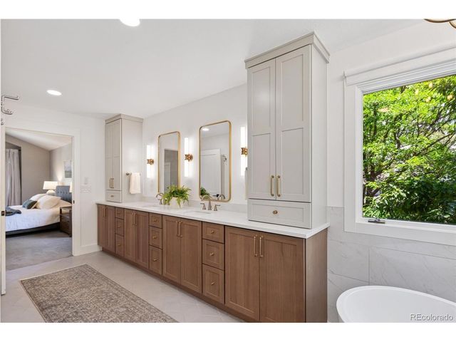 5212 S Geneva St, Englewood, CO 80111