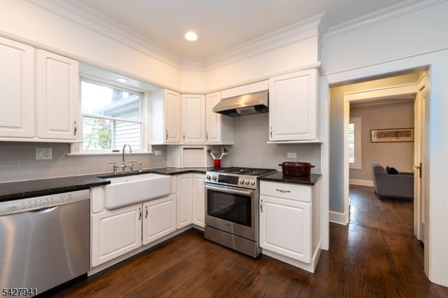 82 Oakland Rd, Maplewood Twp., NJ 07040