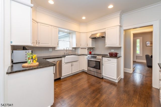 82 Oakland Rd, Maplewood Twp., NJ 07040