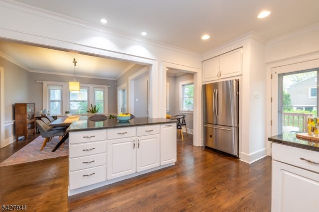 82 Oakland Rd, Maplewood Twp., NJ 07040