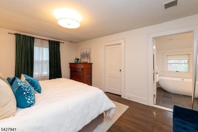 82 Oakland Rd, Maplewood Twp., NJ 07040