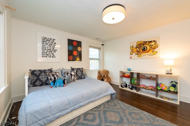 82 Oakland Rd, Maplewood Twp., NJ 07040