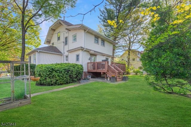 82 Oakland Rd, Maplewood Twp., NJ 07040