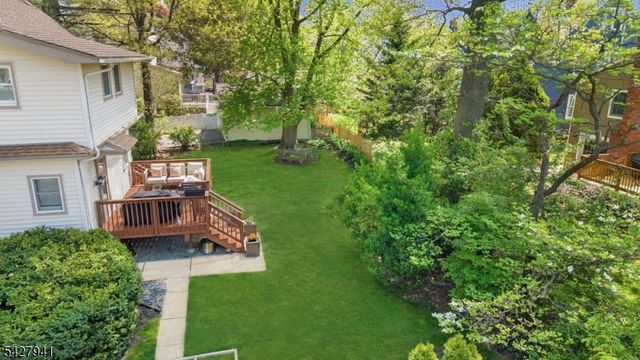 82 Oakland Rd, Maplewood Twp., NJ 07040