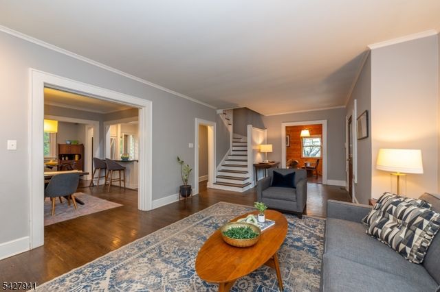 82 Oakland Rd, Maplewood Twp., NJ 07040