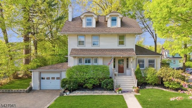 82 Oakland Rd, Maplewood Twp., NJ 07040