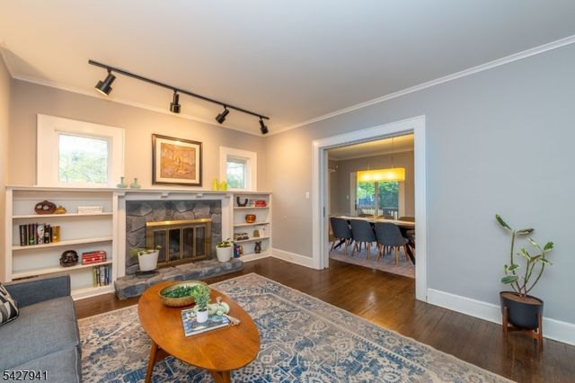 82 Oakland Rd, Maplewood Twp., NJ 07040