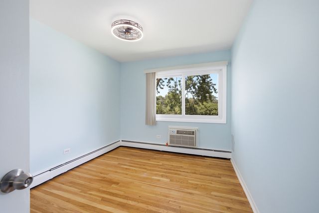 8856 Northshore Drive 201A, Des Plaines, IL 60016