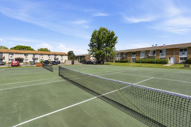 8856 Northshore Drive 201A, Des Plaines, IL 60016
