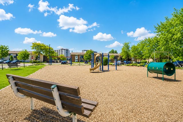 8856 Northshore Drive 201A, Des Plaines, IL 60016
