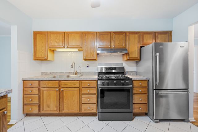 8856 Northshore Drive 201A, Des Plaines, IL 60016