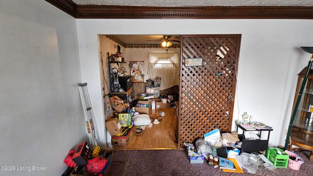 1004 Summitt Dr, Louisville, KY 40229