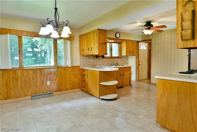 2909 Beal Street NW, Warren, OH 44485