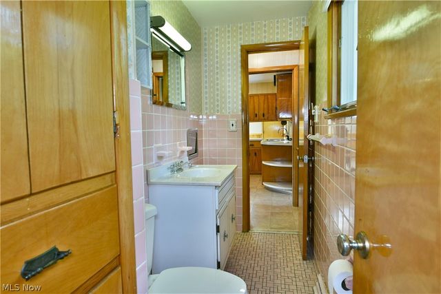 2909 Beal Street NW, Warren, OH 44485