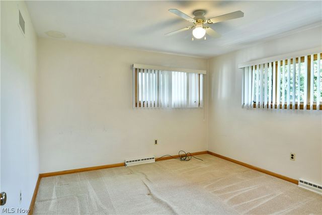 2909 Beal Street NW, Warren, OH 44485
